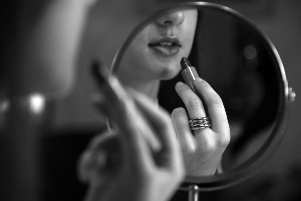 Des cosmétiques et bijoux pour sublimer votre beauté